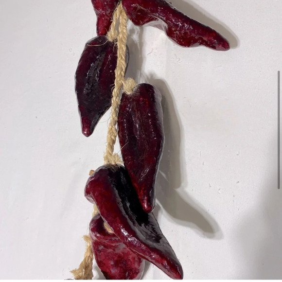 Vintage Decorative Paper Maché Deep Red Peppers On A Braided Rope - Picture 4 of 15